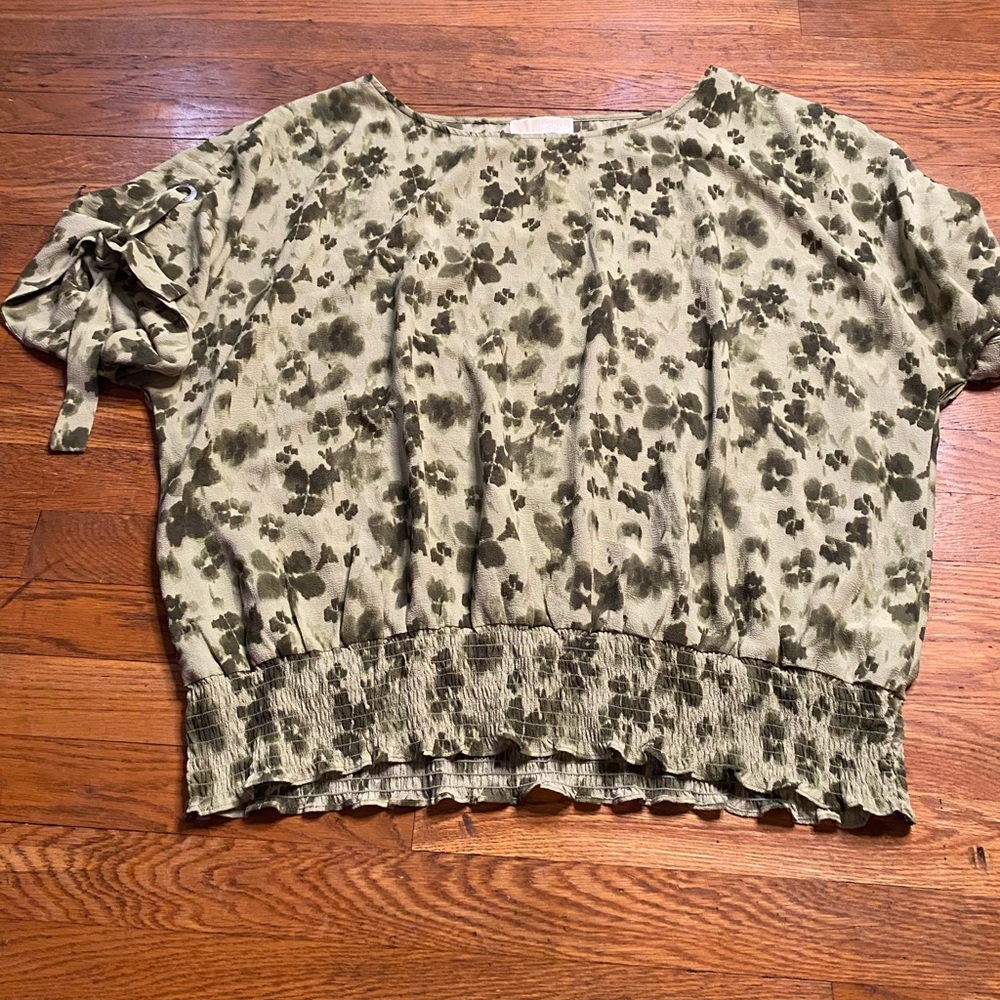Michael Michael Kors Olive Floral Smocked Blouse – Green – Size 3X - Picture 4 of 9